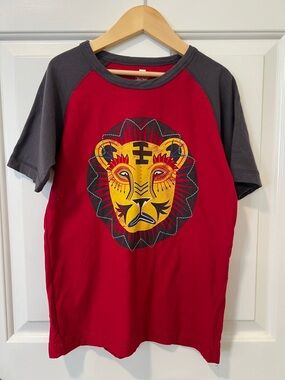 Tea Collection Red Raglan Tee with Gray Sleeves and Lion Graphic